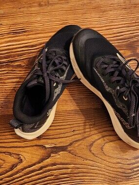 Saucony Athletic Shoes 9W